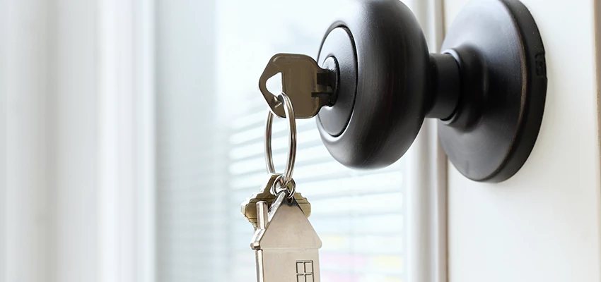 Bifold Door Knob Replacement in La Presa, California